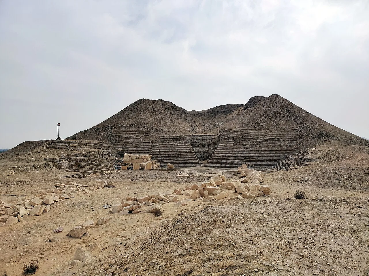 هرم سنوسرت الثالث — الجيزة