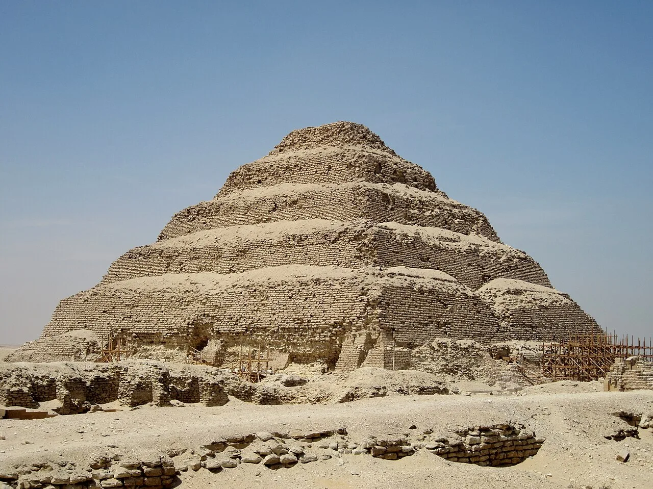 هرم زوسر المدرج (سقارة) — الجيزة