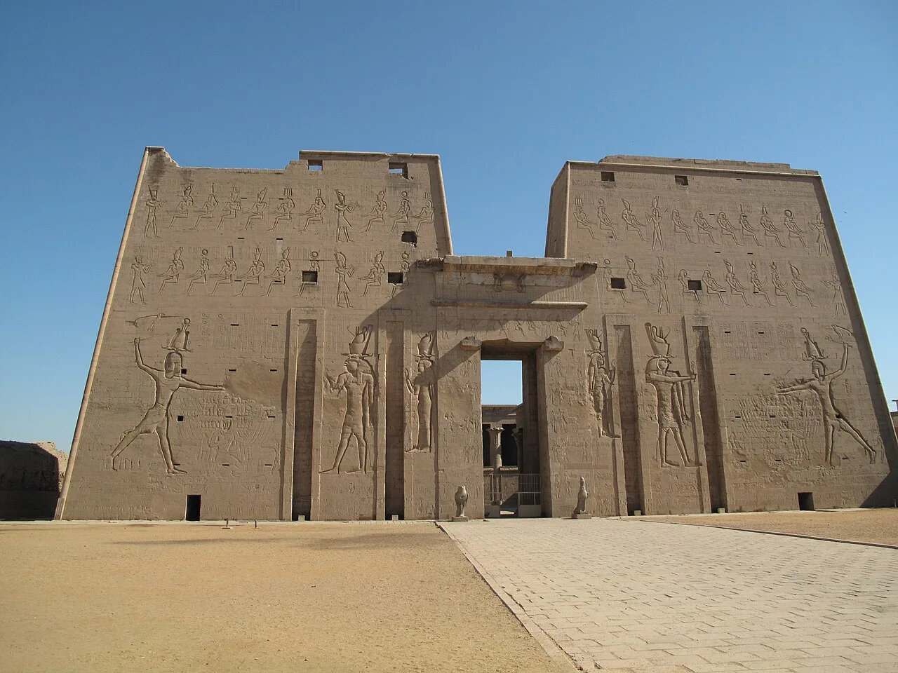 Temple of Edfu — Aswan
