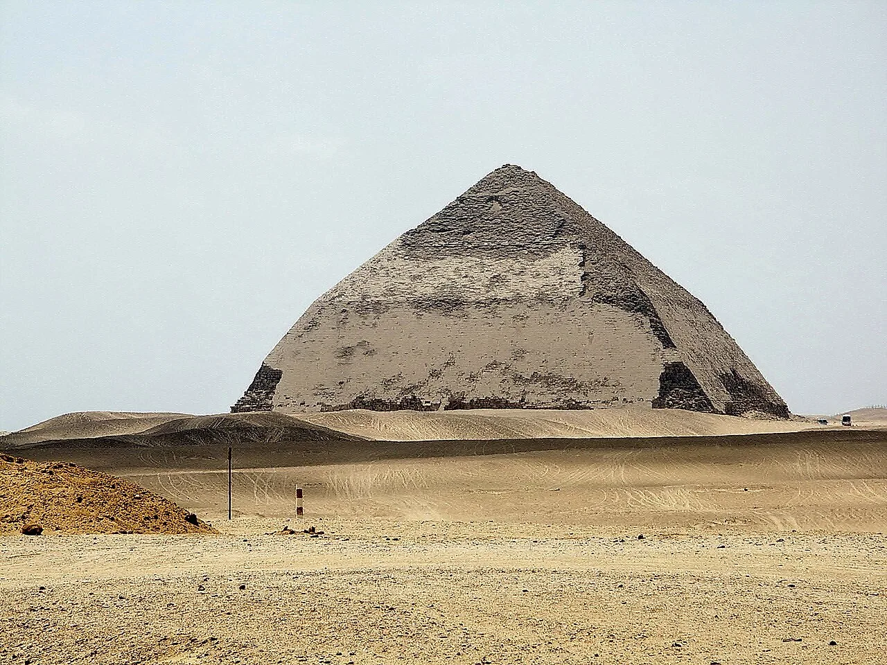الهرم المنحني (دهشور) — الجيزة