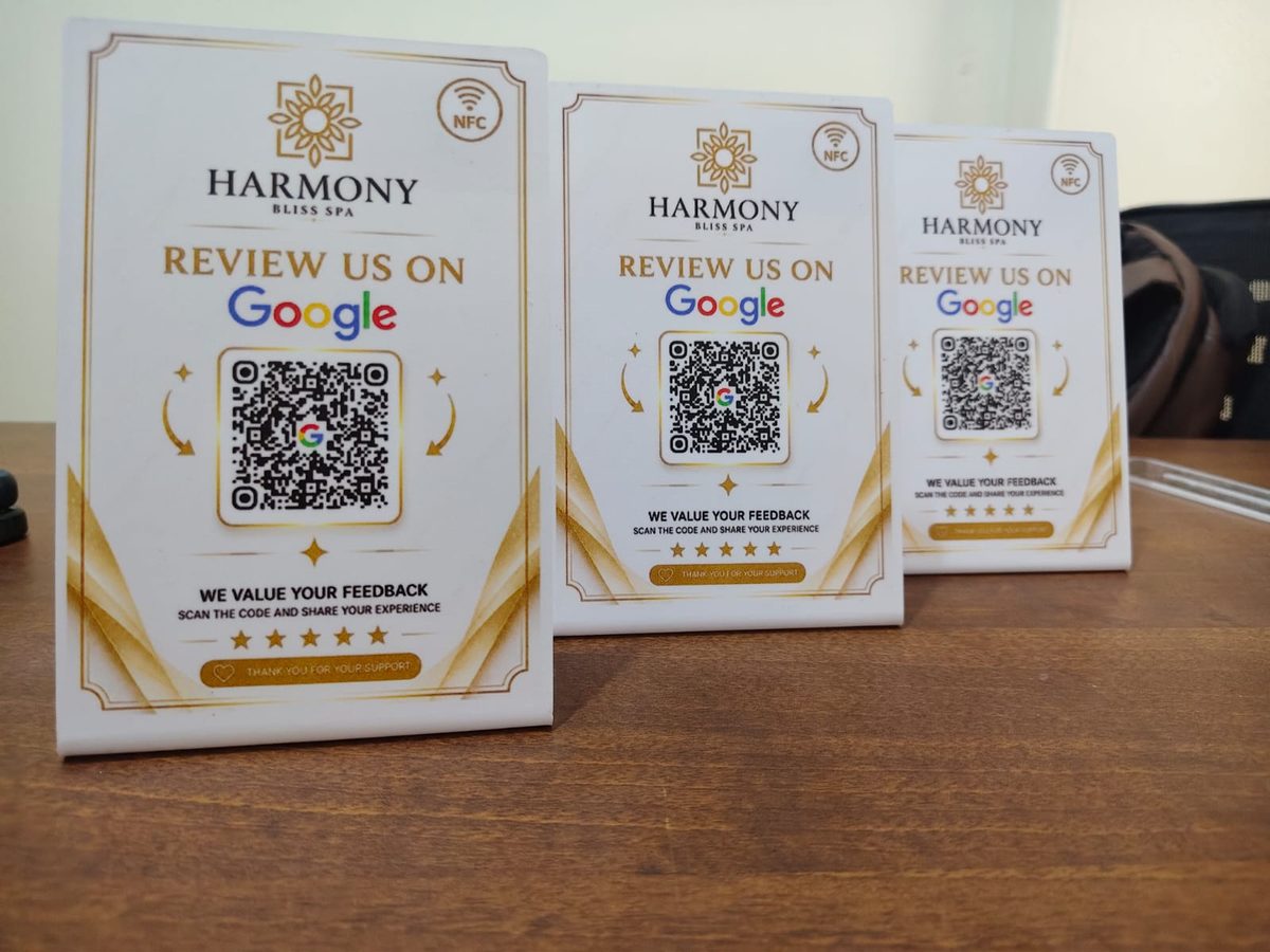 مجموعة ستاندات تقييم جوجل من الذهب لعلامة Harmony