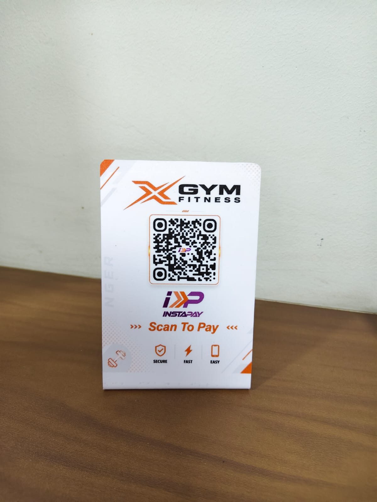 ستاند دفع InstaPay بتقنية NFC لصالة الجيم X GYM